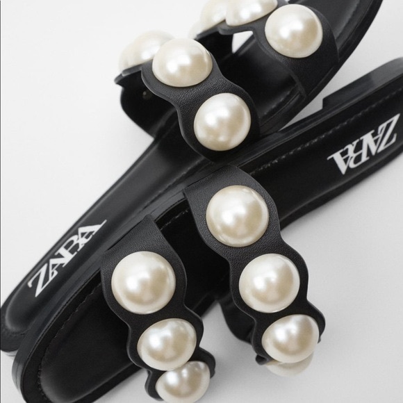 COPY - ZARA Leather Slide Sandals with Large Pearls
NWT is 11. Euro sz 42 - Picture 3 of 5